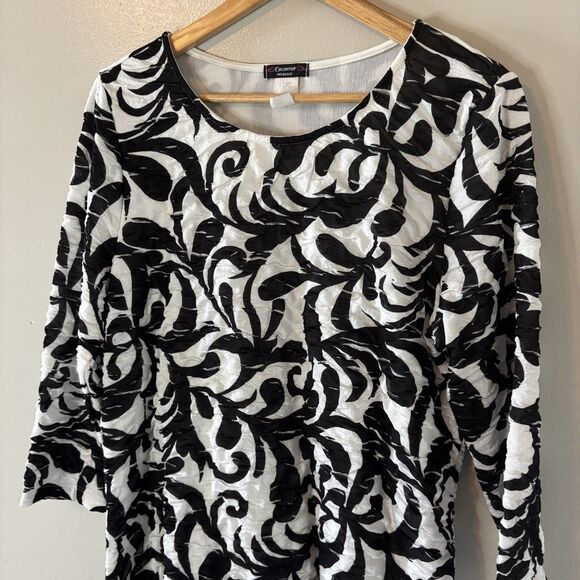 Cocomo Woman Ruched Textured Blouse Black White Paisley Crinkle Top Sz 1X - Picture 2 of 7